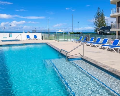gold-coast-holiday-pool (1)