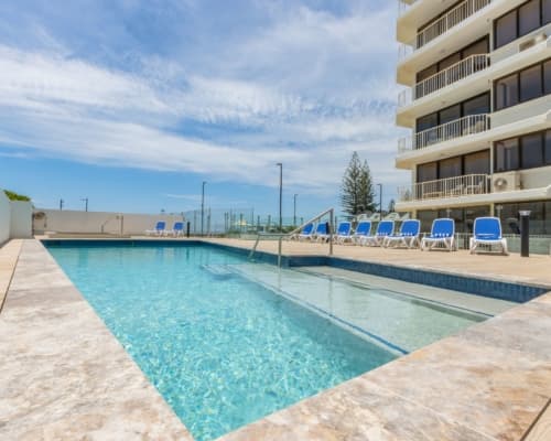 gold-coast-holiday-pool (4)